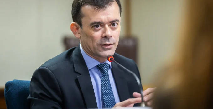 Crise Política no RJ Atrasará Adesão à Nova Subvenção do Diesel, Avalia Ministério da Fazenda