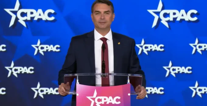 Flávio Bolsonaro confirma envio de dados sigilosos de segurança do RJ aos EUA para classificar facções como terroristas