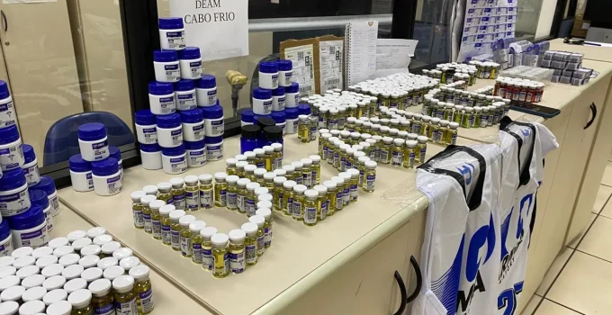Anabolizantes e Medicamentos Controlados: Homem é Preso com R$ 100 Mil em Esquema no Rio de Janeiro