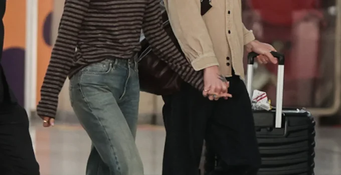 Bruna Marquezine e Shawn Mendes são vistos de mãos dadas no Rio de Janeiro em clima de romance