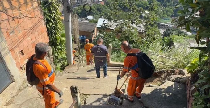 Prefeitura do Rio intensifica limpeza no Complexo do Lins com operação integrada e 161 garis