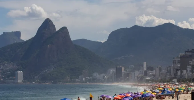 Rio de Janeiro volta ao Estágio 1 de Calor com previsão de sol e chuva para a semana da Páscoa