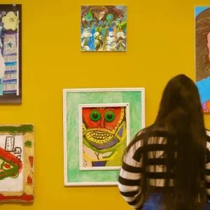 Governo do RJ inaugura exposições gratuitas com 60 artistas e reforça acesso à cultura