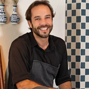 Chef Elia Schramm assina menu especial no A Mano em Brasília com pratos autorais e combinações únicas