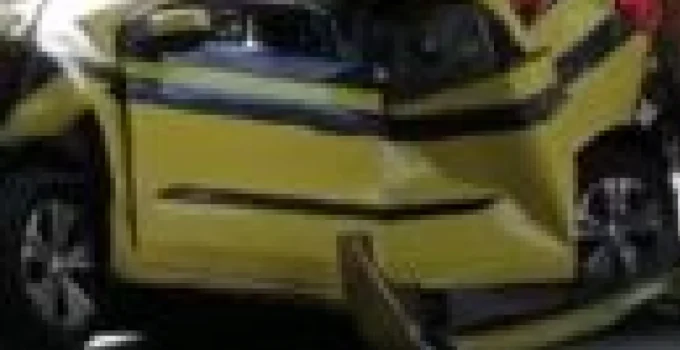 Acidente entre ônibus e táxi no Maracanã deixa um ferido e causa interdição parcial de rua