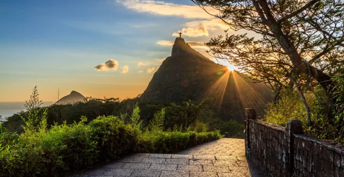Descubra 6 Mirantes Menos Óbvios no Rio de Janeiro: Vistas Deslumbrantes Longe das Multidões