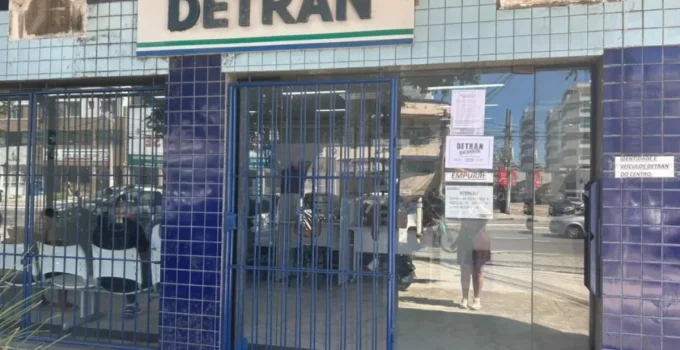Funcionários do Detran-RJ Mantêm Greve Parcial Após Votação em Assembleia e Serviços Essenciais Seguem Afetados