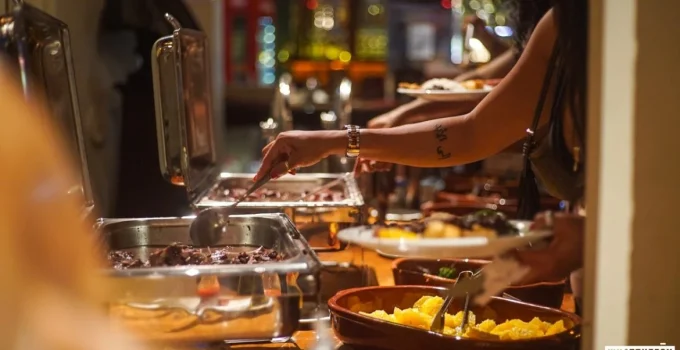 Samba & Feijoada: Rio Scenarium celebra cultura carioca com gastronomia e música ao vivo no sábado