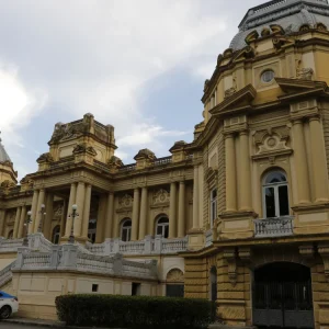 13º Salário dos Servidores do RJ em 2026: Governo Divulga Datas de Pagamento em Duas Parcelas