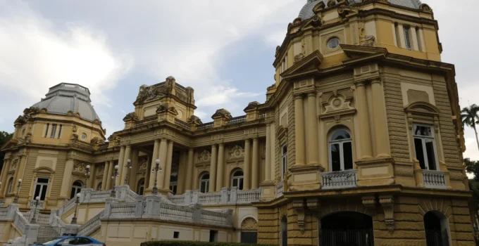 13º Salário dos Servidores do RJ em 2026: Governo Divulga Datas de Pagamento em Duas Parcelas