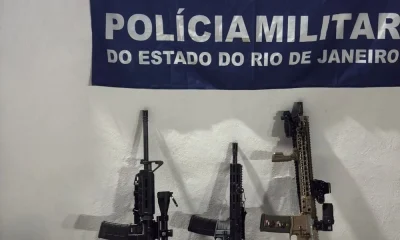 Duque de Caxias: Três Fuzis Calibre 5.56 São Apreendidos em Operação Policial na Comunidade do Sapo
