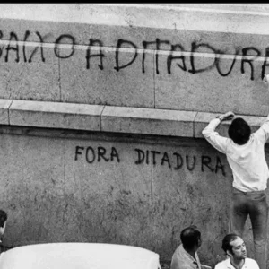Ditadura de 1964-1985: Legado de Violência e Crise Política no Rio de Janeiro Persiste