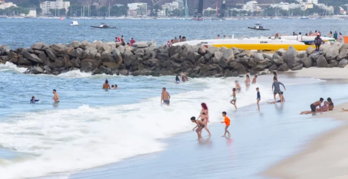 Rio de Janeiro terá dias de sol e temperaturas amenas: Previsão aponta céu limpo e máximas de até 33°C até quinta-feira