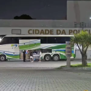 Ônibus do Paraguai é interceptado com R$ 150 mil em anabolizantes e canetas emagrecedoras proibidas no Rio