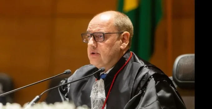 Governador Interino do RJ, Ricardo Couto, Recebe R$ 192 Mil em Diárias e Gera Debate Sobre Gastos Públicos