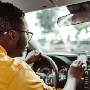 Uber Blindado: Medo da Violência Impulsiona Busca por Segurança em Veículos Protegidos no Rio e SP