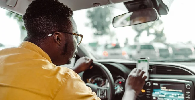 Uber Blindado: Medo da Violência Impulsiona Busca por Segurança em Veículos Protegidos no Rio e SP