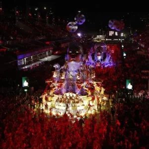 Carnaval e Política no Rio: Debates Acalorados Sem a Voz do Povo