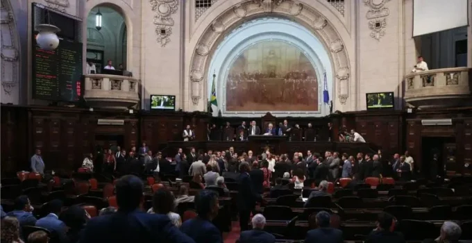 Alerj marca nova eleição para presidência da Casa para sexta-feira (17) após anulação de votação anterior