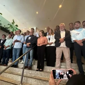 Cabo Frio sedia encontro de prefeitos do RJ para defender royalties do petróleo contra possível redistribuição pelo STF