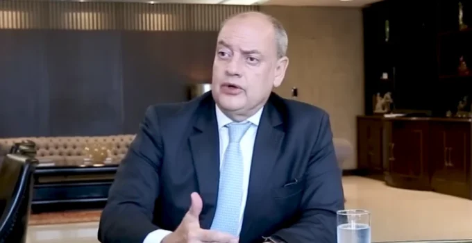 Governador Interino do RJ Exonera 544 Servidores em 20 Dias em Reforma Administrativa com Foco em Redução de Custos