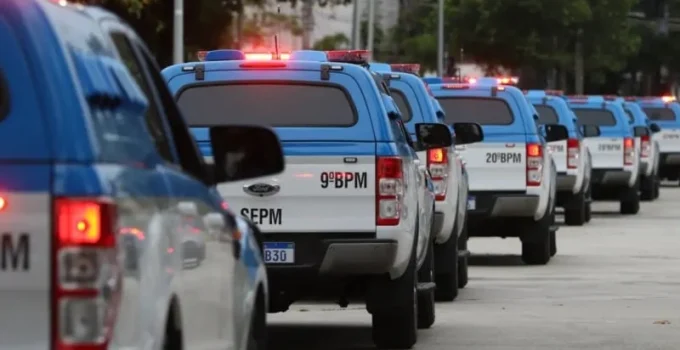Polícia Militar do RJ: Mais de 4.400 agentes reforçam segurança em feriadão prolongado em estradas, praias e pontos turísticos
