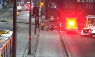 Acidente Fatal em Vicente de Carvalho: Homem Morre e Duas Mulheres Ficam Feridas em Colisão de Moto com Carro