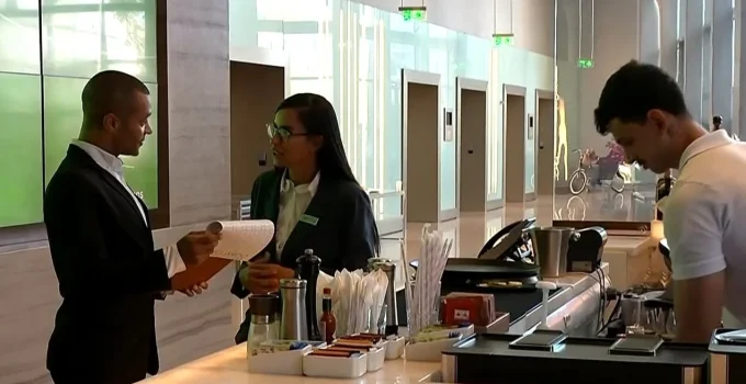 Curso Gratuito de Hotelaria do Hilton na Barra da Tijuca Capacita Jovens em Vulnerabilidade para o Turismo