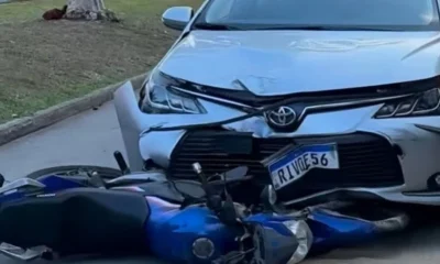 Homem fica ferido em colisão entre carro e moto na Lagoa, Zona Sul do Rio; um recusou atendimento
