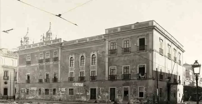 Estátua de Tiradentes no Rio: Símbolo Histórico Entre Memória e Debates Políticos na Praça XV