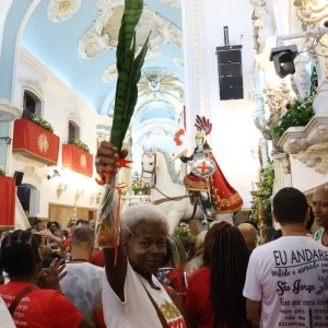 Dia de São Jorge no Rio: Milhares celebram o santo guerreiro e Ogum com festas, missas e procissões