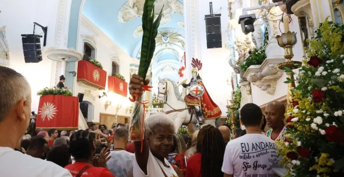 Dia de São Jorge no Rio: Milhares celebram o santo guerreiro e Ogum com festas, missas e procissões