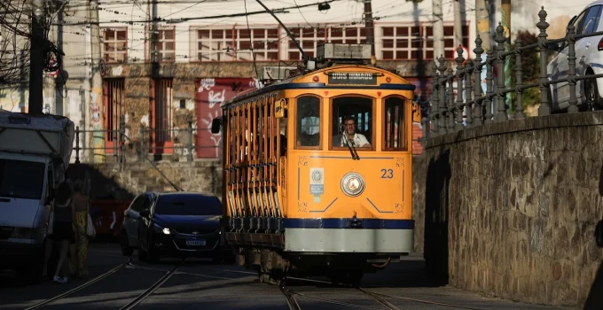 Feriadões de Tiradentes e São Jorge impulsionam turismo e economia no estado do Rio com alta de 30% em bares e restaurantes e 77% de ocupação no interior