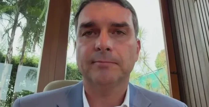 Flávio Bolsonaro cobra STF sobre RJ: 'Eleição não se resolve em canetada, mas no voto'