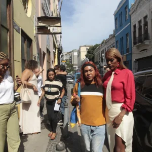 Roberta Santana registra boletim de ocorrência contra Cassia Kis por transfobia e ameaça