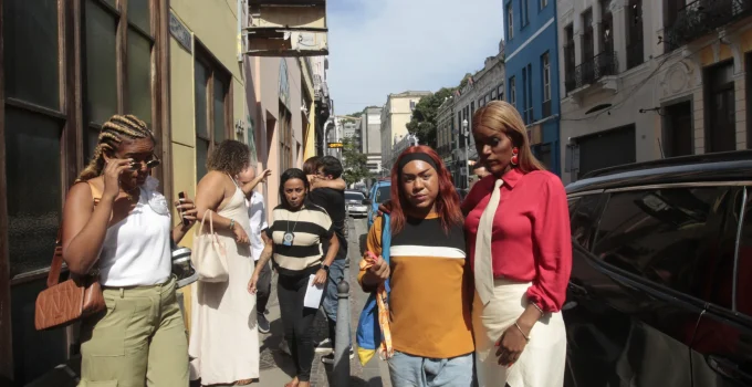 Roberta Santana registra boletim de ocorrência contra Cassia Kis por transfobia e ameaça