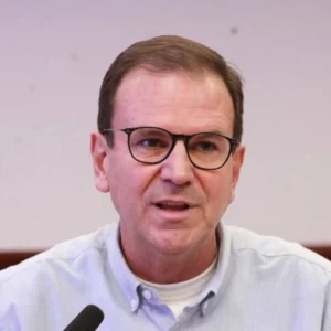 Eleições RJ 2026: Eduardo Paes lidera pesquisa, mas eleitorado fluminense demonstra alta indecisão e volatilidade