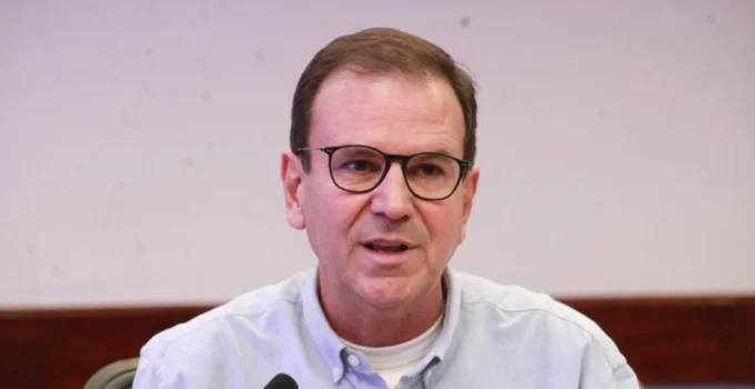 Eleições RJ 2026: Eduardo Paes lidera pesquisa, mas eleitorado fluminense demonstra alta indecisão e volatilidade