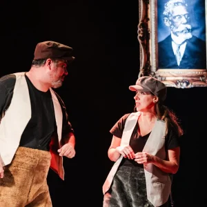 Seis Atores à Procura de Machado: Espetáculo no Rio Reflete sobre Poder e Sociedade com Crônicas Machadianas