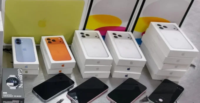 Receita Federal Apreende Mais de R$ 130 Mil em iPhones e Perfumes Irregulares no Aeroporto do Galeão