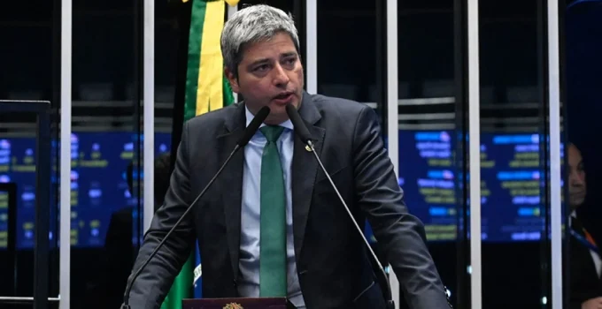 Permanência de Couto no Governo do RJ é inconstitucional, afirma Senador Carlos Portinho