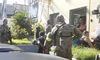 Operação Rastreio: Polícia Civil desarticula esquema do TCP de roubo e desbloqueio de celulares no Rio e SP