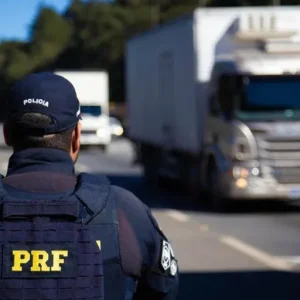 Operação de Feriado da PRF no RJ: 5 Mortes, 104 Feridos e Aumento de 106% em Ultrapassagens Indevidas