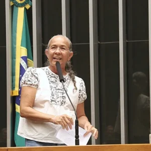 Morre Sacha de Moraes Carvalho, filho da deputada Heloisa Helena, aos 42 anos, vítima de parada cardiorrespiratória