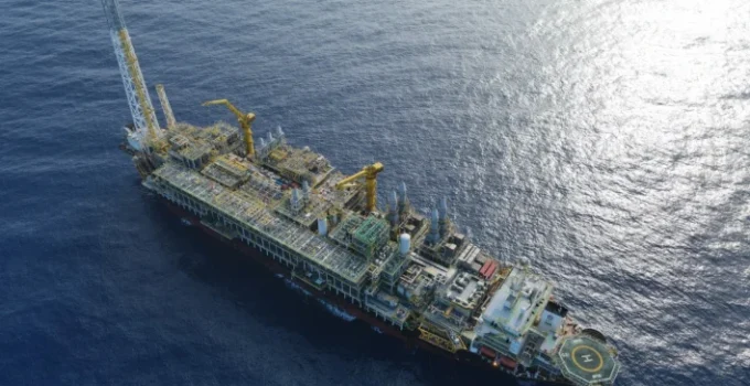 Rio de Janeiro defende regras atuais de royalties de petróleo e propõe transição em dia de julgamento no STF