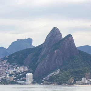 Dia das Mães no Rio: Previsão do Tempo Indica Fim de Semana Instável com Chuvas e Queda de Temperatura