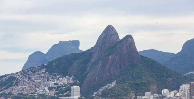 Dia das Mães no Rio: Previsão do Tempo Indica Fim de Semana Instável com Chuvas e Queda de Temperatura