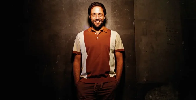 António Zambujo traz novo show 'Oração Ao Tempo' para o Rio de Janeiro com participação de Chico Chico