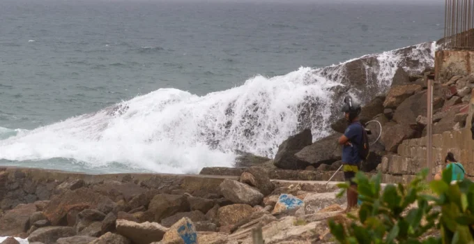 Marinha Alerta para Ressaca no Rio com Ondas de até 3 Metros; Veja Orientações de Segurança