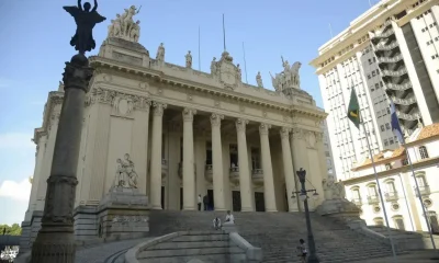 Projeto de banheiros neutros para pessoas trans é retirado da pauta na Alerj após emendas e debates